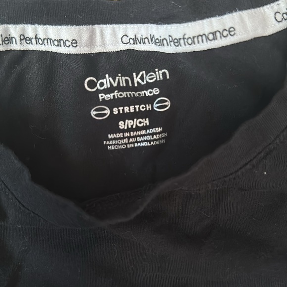 Calvin Klein performance tshirt - Picture 2 of 2